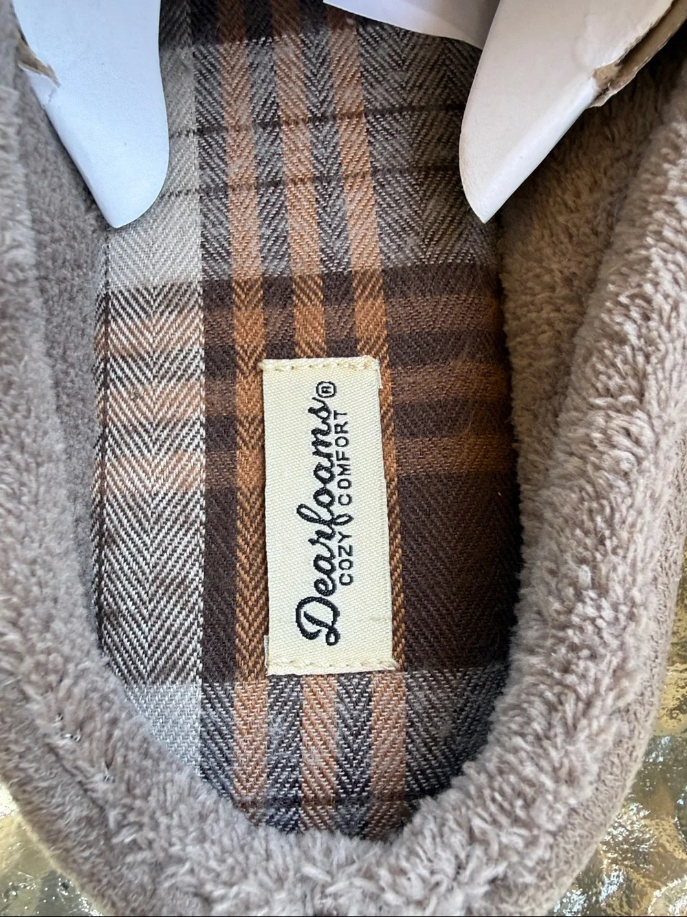 Dearfoams cozy, comfort men’s notch, clog slippers (Taupe)